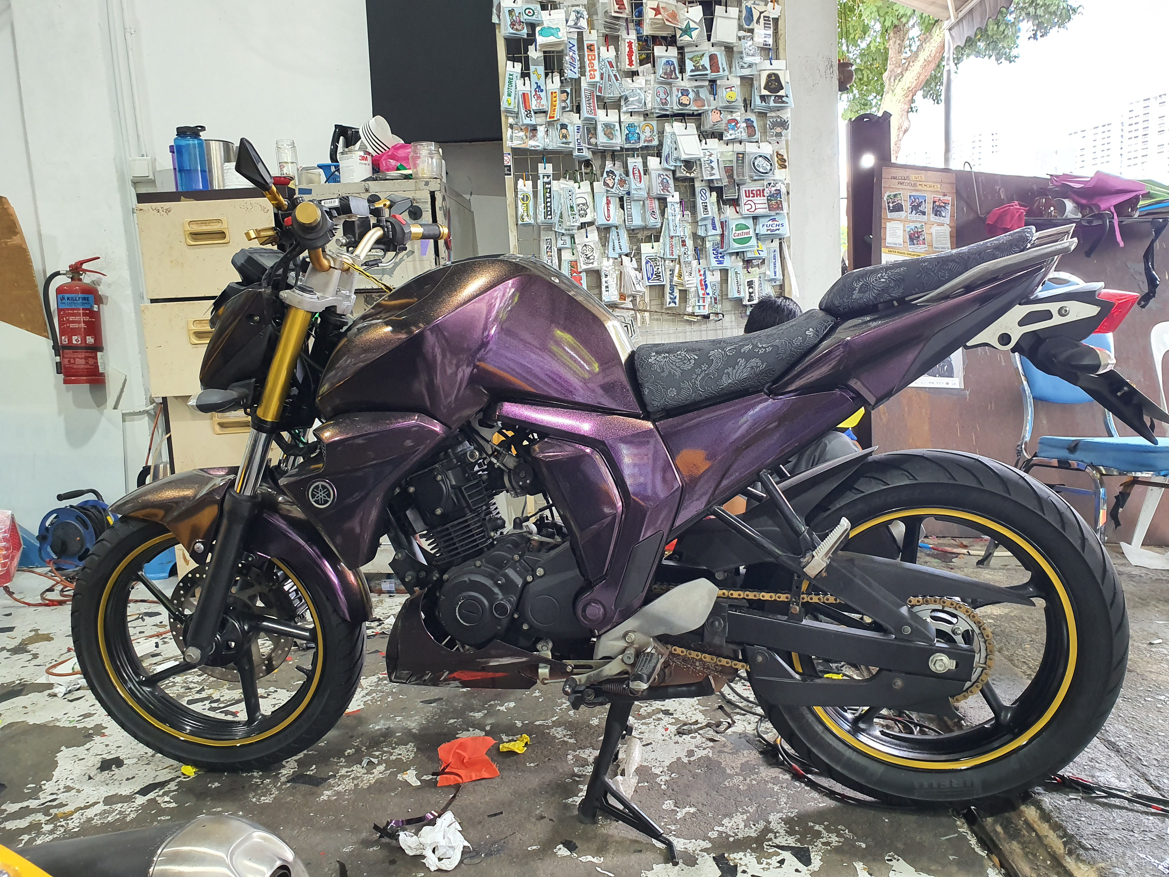 Yamaha FZ-16 Metallic Purple Full Wrap