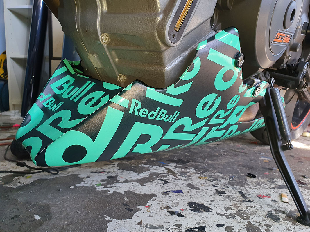 KTM SuperDuke 1290R Redbull